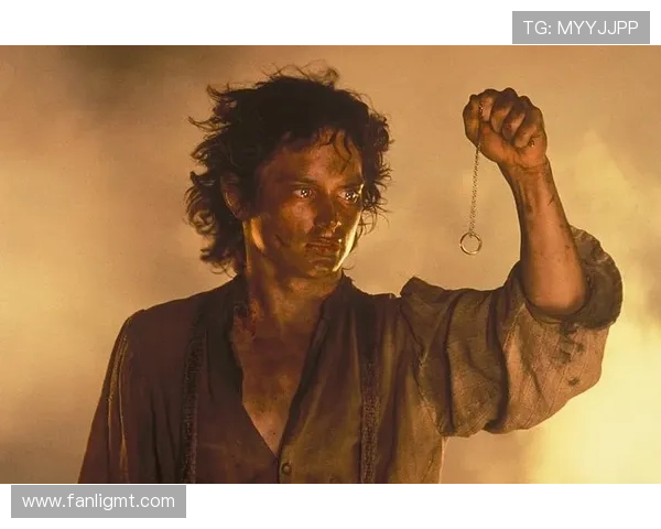 从弗罗多到“他者”：伊利亚·伍德的演艺之路与内心世界